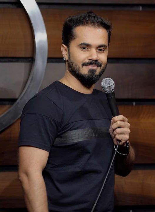 Rohan Chawda is a premier clean-comedy stand-up comedian